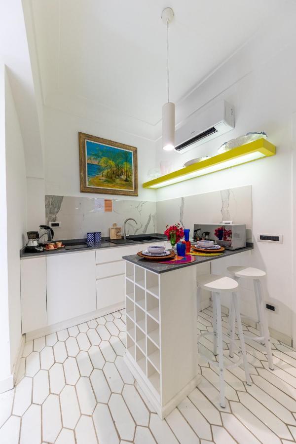 Suite Apartment Capri Con Jacuzzi In Piazzetta Luaran gambar