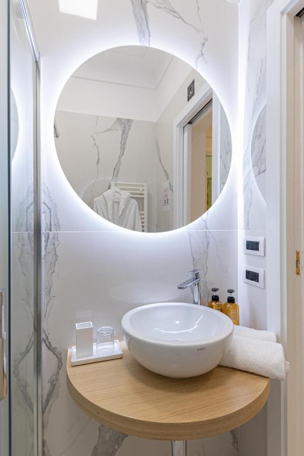 Suite Apartment Capri Con Jacuzzi In Piazzetta Luaran gambar