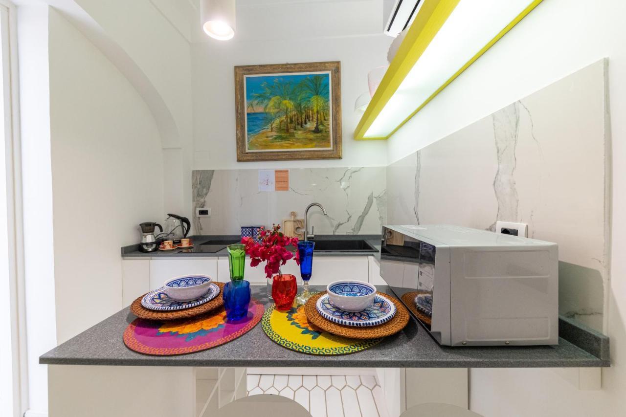 Suite Apartment Capri Con Jacuzzi In Piazzetta Luaran gambar