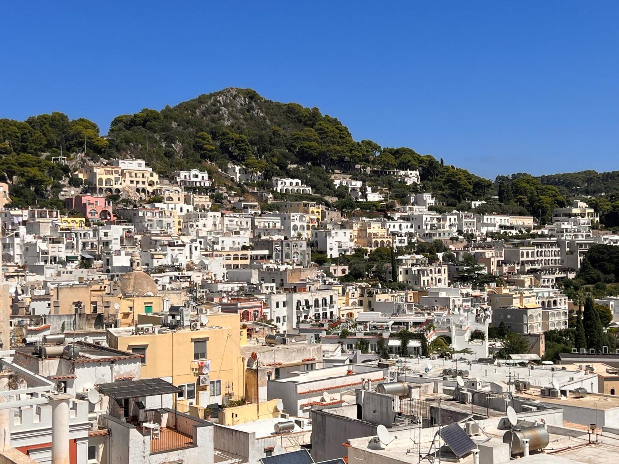 Suite Apartment Capri Con Jacuzzi In Piazzetta Luaran gambar